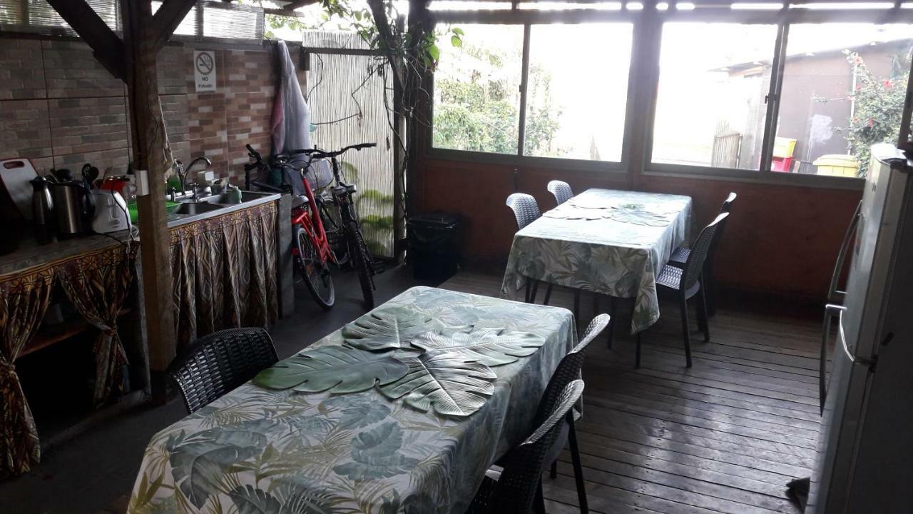 Hostal Vieroto Hanga Roa Buitenkant foto